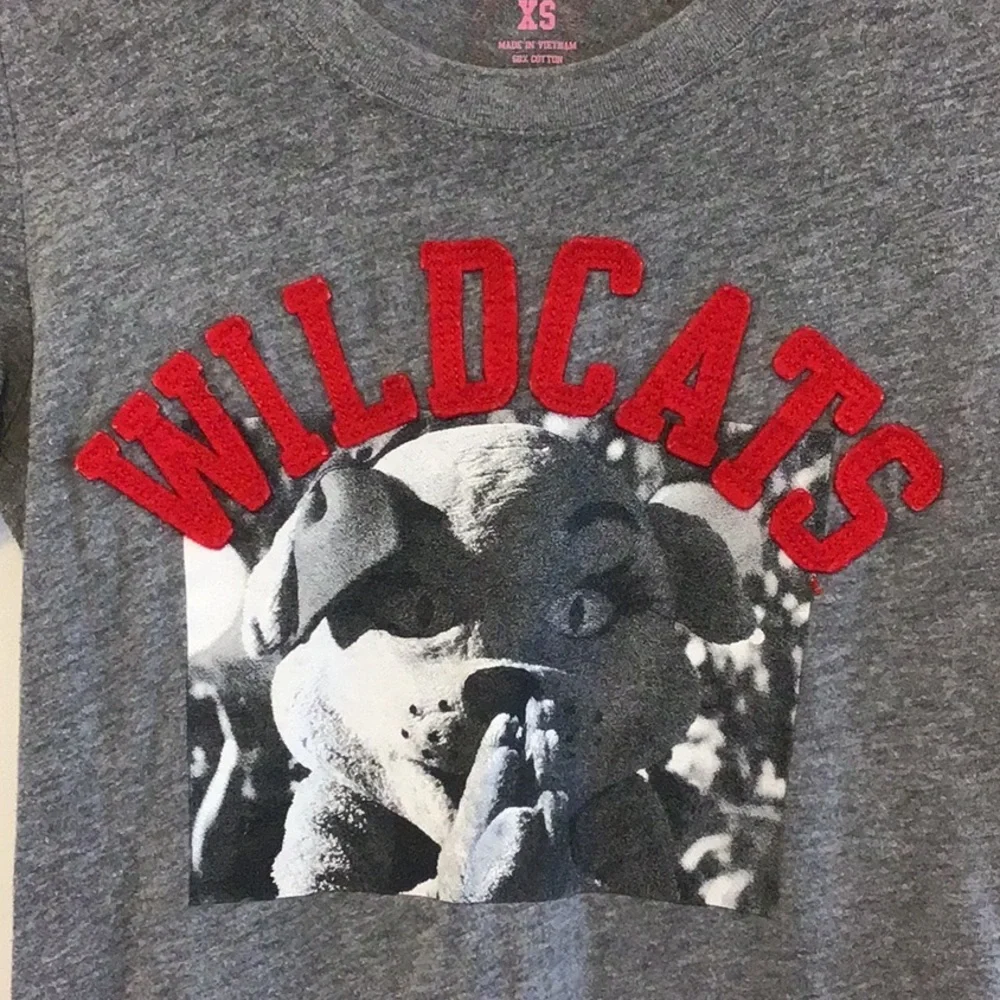 ‘PINK’ Arizona Wildcats T-Shirt & Scrunchie - Picture 2 of 5
